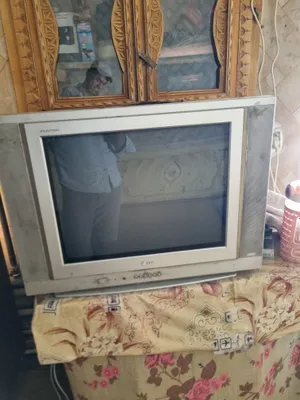 Telvizor sotiladi srochni 1