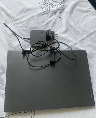 Ishlatilgan Lenovo IdeaPad noutbuki Ryzen 3 1