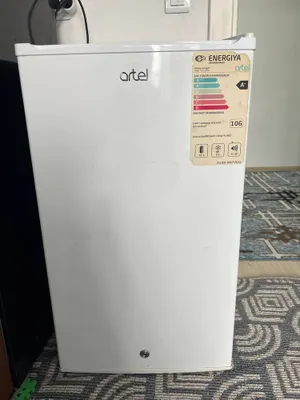 Холодильник Artel 1