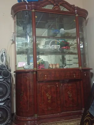 stenka sotiladi 500 mingga hamma joyi butun 1