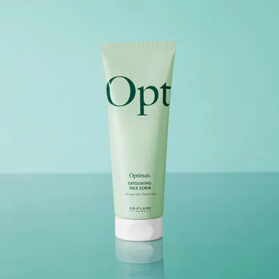 Скраб Optimals очищает лицо от омертвевших клеток