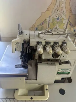 Продаётся оверлок Zoje 1