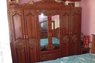 двуспальная кровать со спальным гарнитуром 1