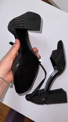 Чёрные босоножки с каблуком 1