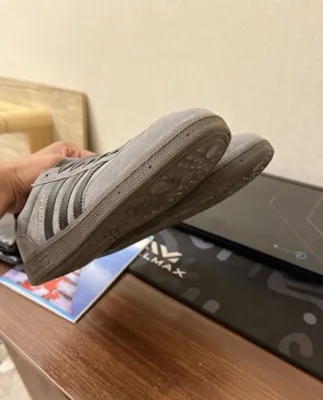 Кроссовки adidas 1