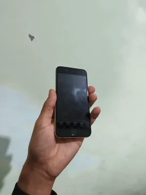iPhone 6 16 ГБ, экран немного повреждён, работает отлично 1