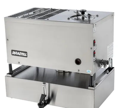 Laboratoriya distillyatori, ishlatilgan. Holati a’lo. 1
