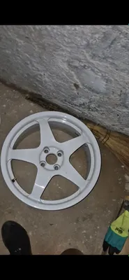 Slik diska sotiladi r17 1