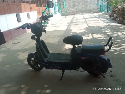 Продаётся скутер, нет аккумулятора и зарядного устройства