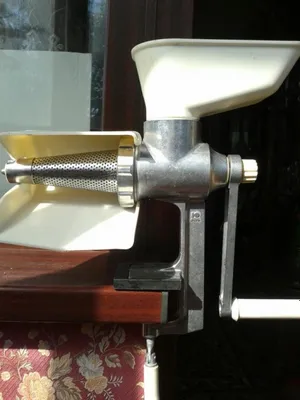 Qo‘l sharbat chiqargich STRUMOK-3. SSSR. 1