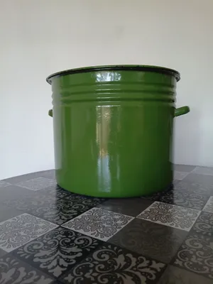 Эмалированая кастрюля