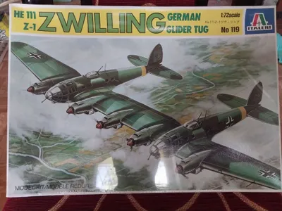 Сборная модель самолета Хейнкель Не 111Z.Фирма Италери. М/б 1:72.