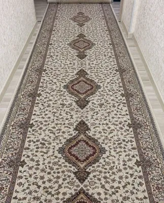 Gilam (yo‘lakcha) juda yaxshi holatda.