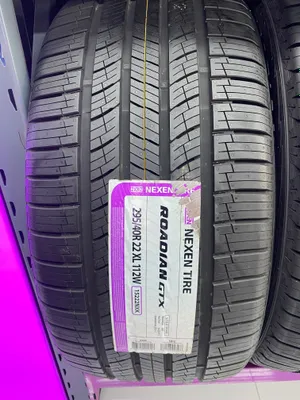 Nexen Roadian GTX 295/40R22