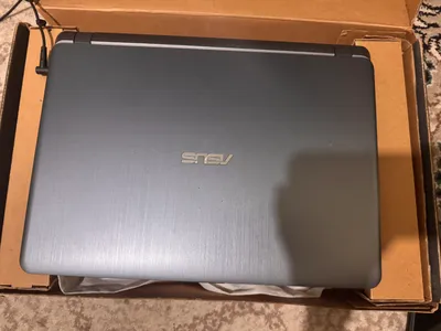 Ноутбук Asus 1