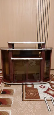 Продам Тумбу под телевизор 1