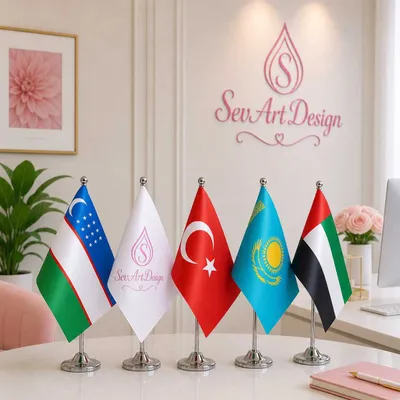 Turli davlatlarning va firma logotipi tushirilgan stol bayroqlari 1