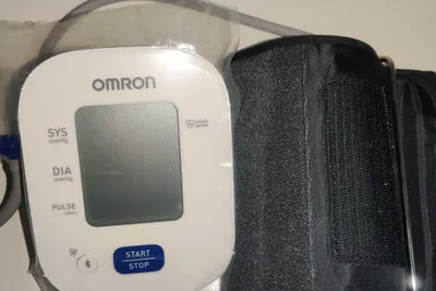 Manjetli Omron tonometri 1