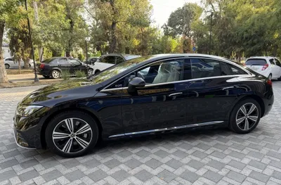 Merscedez Benz EQE 500 1