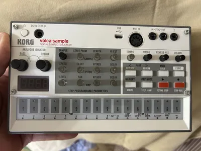 Драм машина синтезатор Korg Volca Sample 2 1
