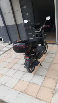 Skuter srochni sotiladi 1