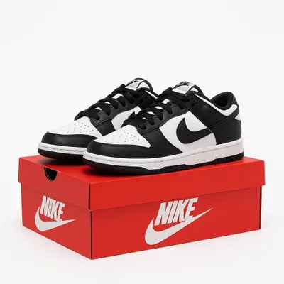 Nike Dunk krossovkalari