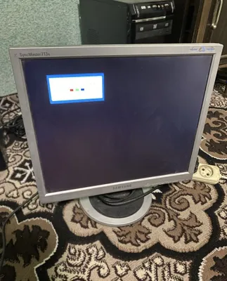Monitor sotiladi yaxshi holatda narxi arzon