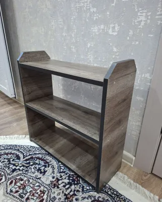 Poyabzal tokchasi, kitoblar uchun ham foydalanish mumkin, va buyumlar uchun tumba 1