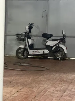 Skuter sotiladi 1 mln 200 ga