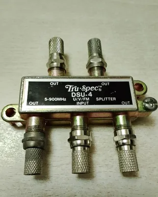 Televizor uchun splitter (4 chiqishli taqsimlagich) + F-raz’yomlar to‘plamda