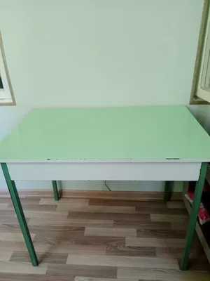 стол для дома или кухни