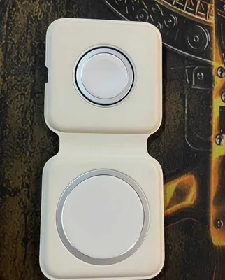 Оригинальное зарядное устройство Apple MagSafe Duo 1