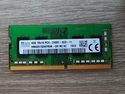 DDR4 4 GB tezkor xotirasi sotiladi.