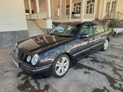 Mercedes-Benz W210 1