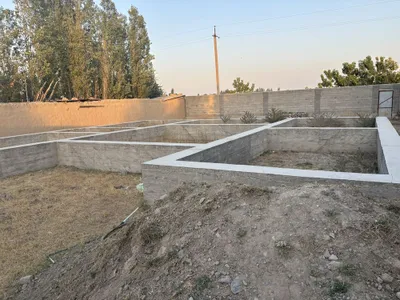 Джизак, в МФЙ Тугчилик продаётся участок 10 соток с фундаментом, кадастр есть 1