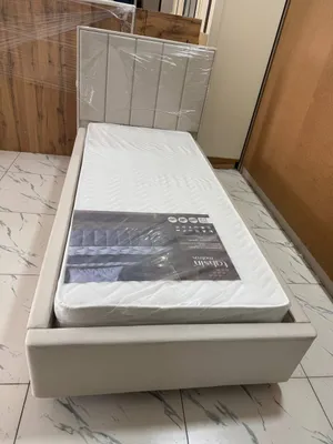кровать высотой 100 см, длиной 210 см, шириной 100 см 1