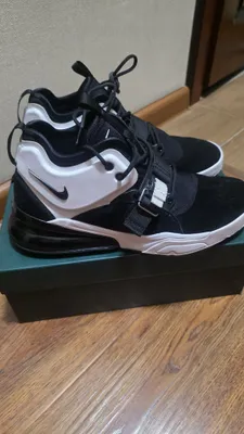 Erkaklar krossovkasi "NIKE AIR FORCE 270" original 1