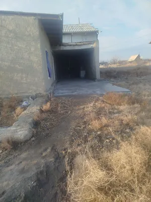 Uy sotiladi 2 uy bir dahliz navbahor dacha 1