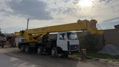 Avtokran Maz 50 tn 1