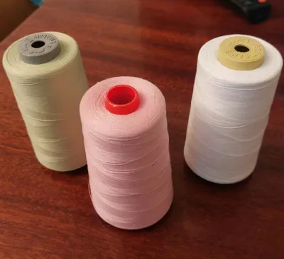 Polyester iplar