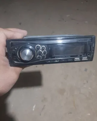 Авто магнитола б/у сотилади 1