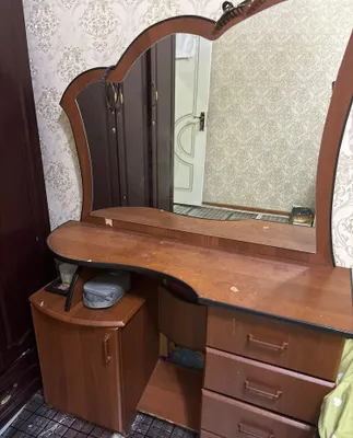 Трюмо ореховый цвет