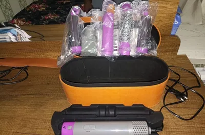 Фен фирмы Dyson 1