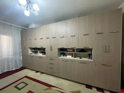 ПРОДАЕТСЯ шкаф со встроенными кроватями 1