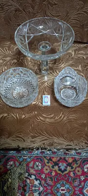 Sovet davriga oid billur idishlar sotiladi. 1