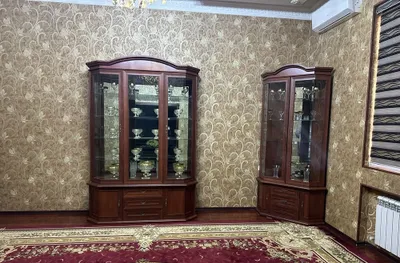 Продаётся комплект: стенка и комод, почти новые 1