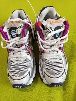 Balenciaga krossovkalari, 39-o‘lcham. Original. Birka bilan yangi 1