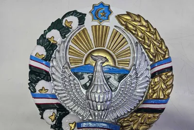 Gipsdan tayyorlangan O‘zbekiston Respublikasi gerbi 1