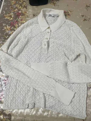 Zara oq rangli, ajurli to‘qilgan kofta, polo yoqali, M o‘lcham