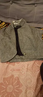 Issiq, kulrang bolero